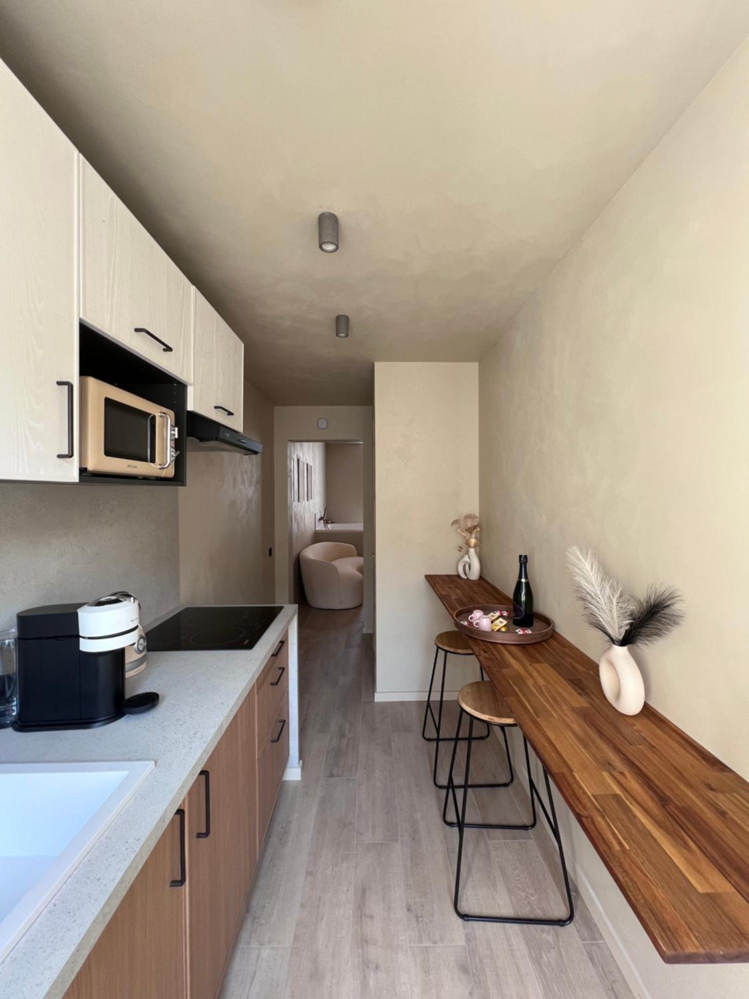Harmony Room Suite Avec Balneo Angers Exterior photo
